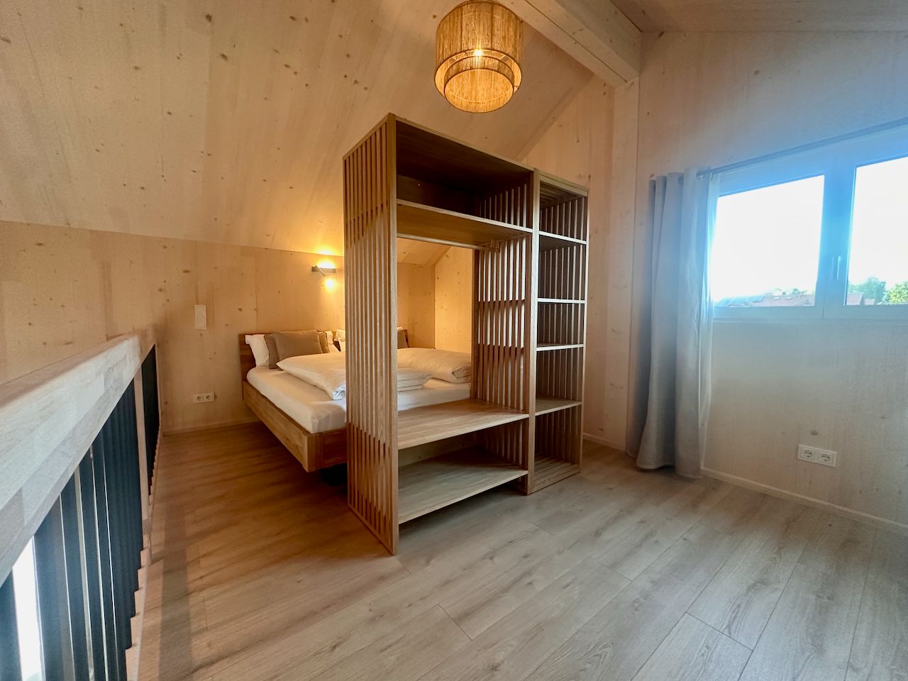 Tiny L Galerie-Schlafzimmer oben