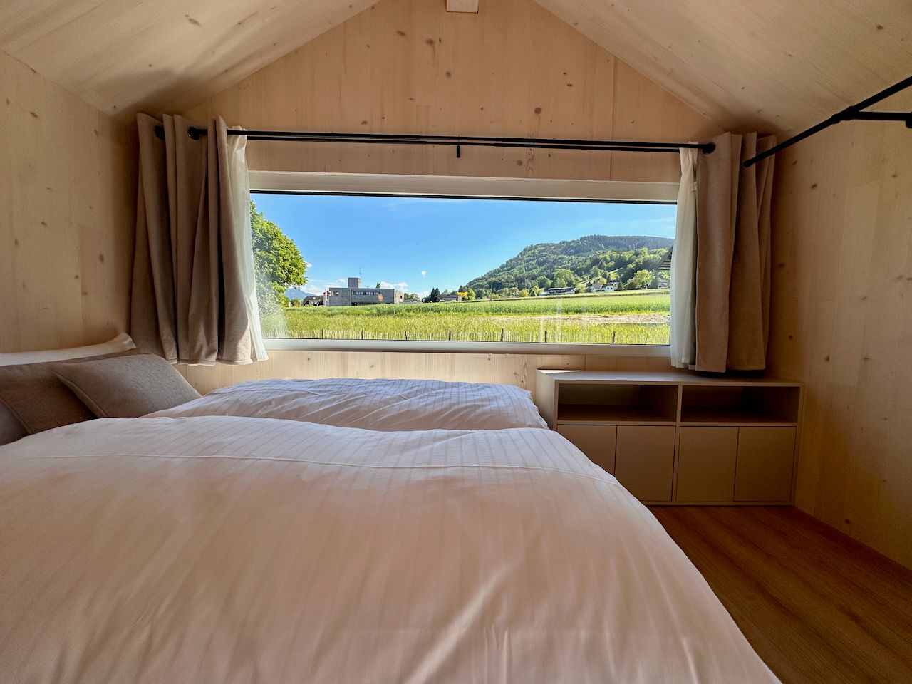 Tiny S Bett mit Panoramafenster